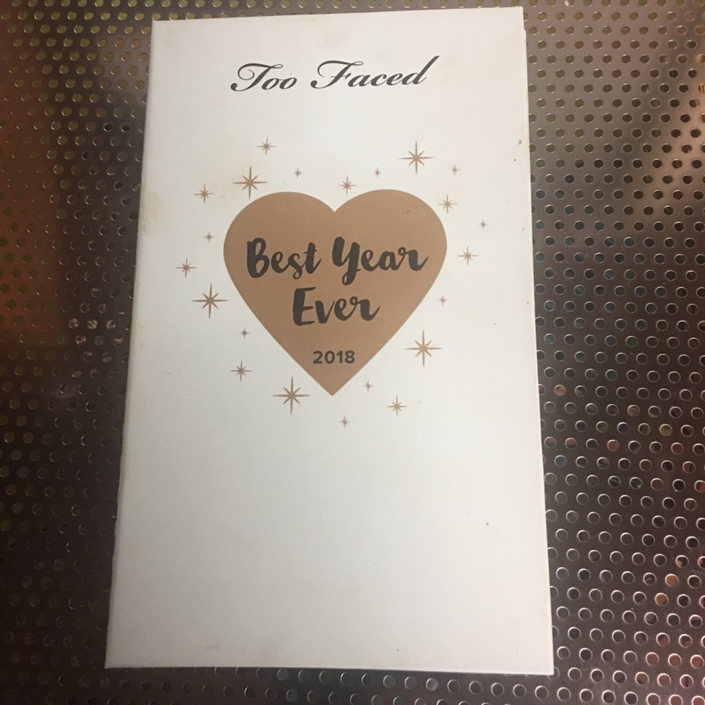 Too Faced 2018 Holiday Eyeshadow Palette